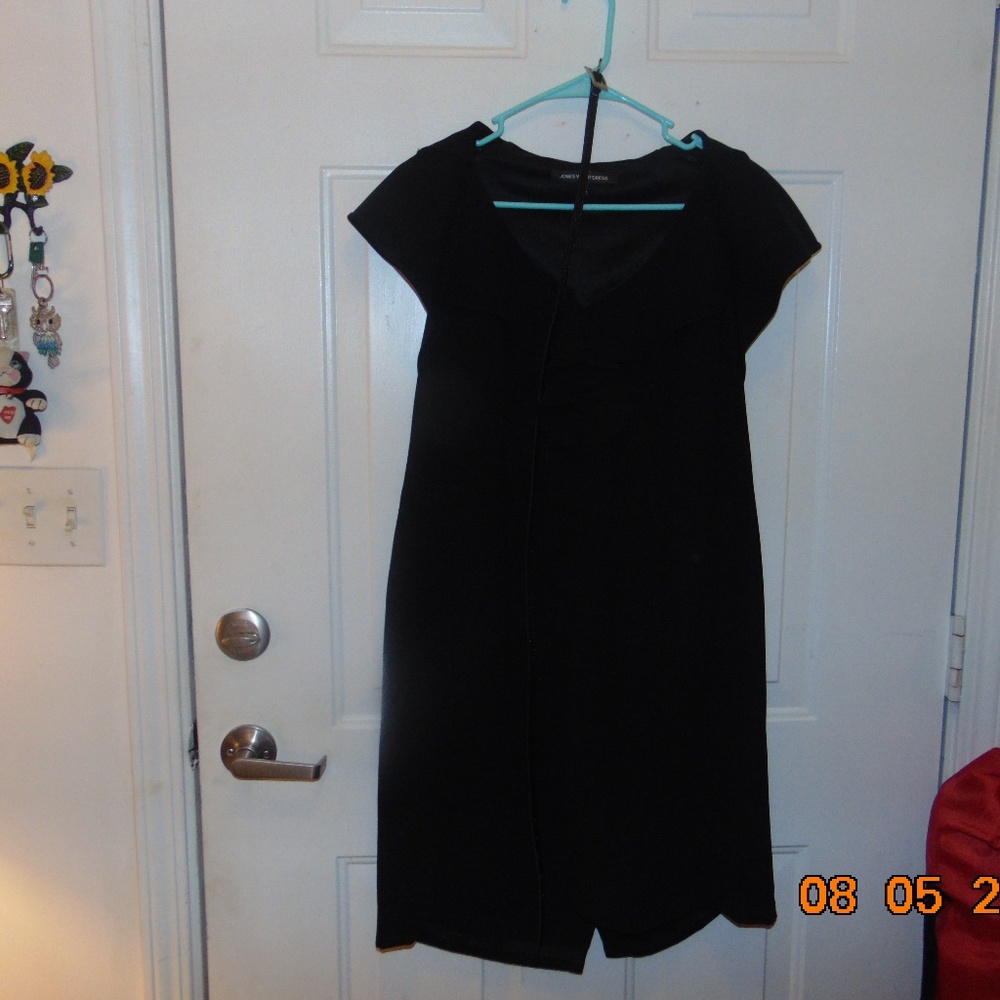 THE LITTLE BLACK DRESS.